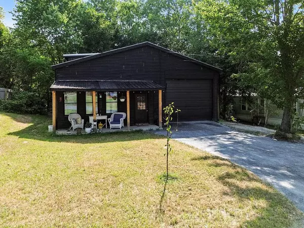 10 Maxim ST, Madison, ME 04950