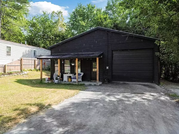 10 Maxim ST, Madison, ME 04950