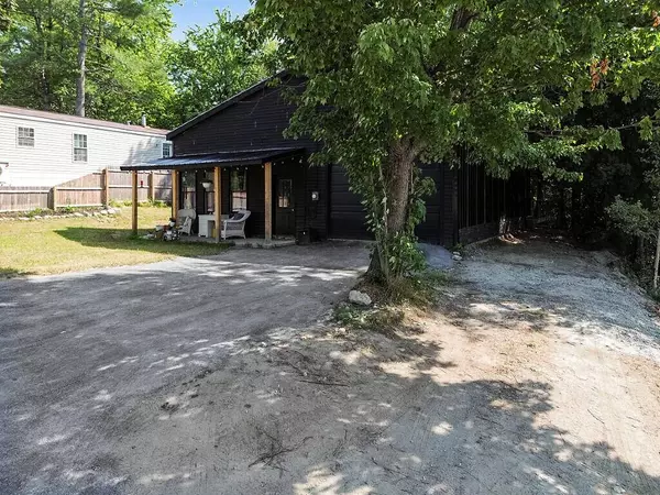 10 Maxim ST, Madison, ME 04950