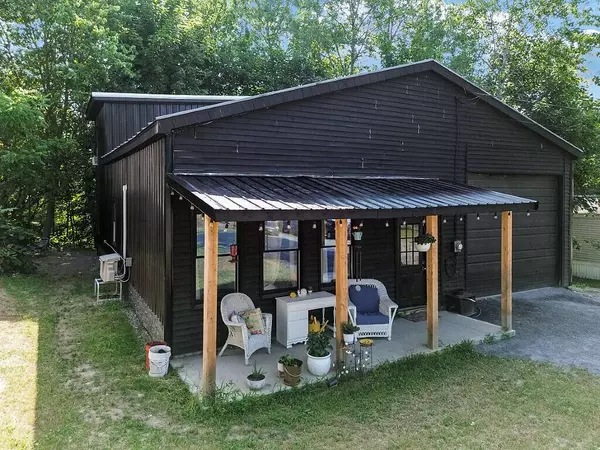 10 Maxim ST, Madison, ME 04950