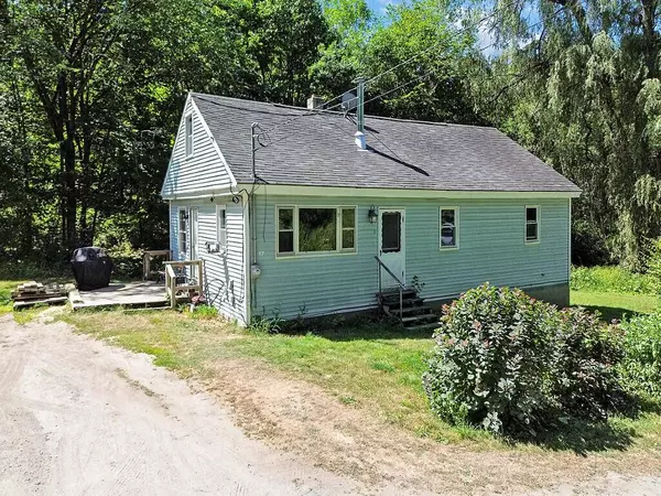 17 Hapworth LN, Winslow, ME 04901