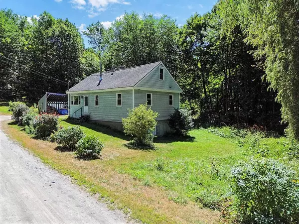 17 Hapworth LN, Winslow, ME 04901