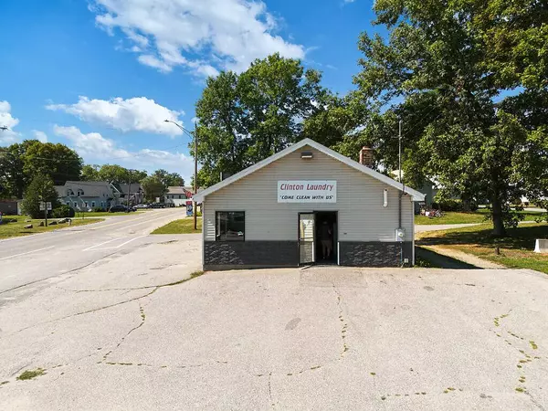 1198 Main ST, Clinton, ME 04927