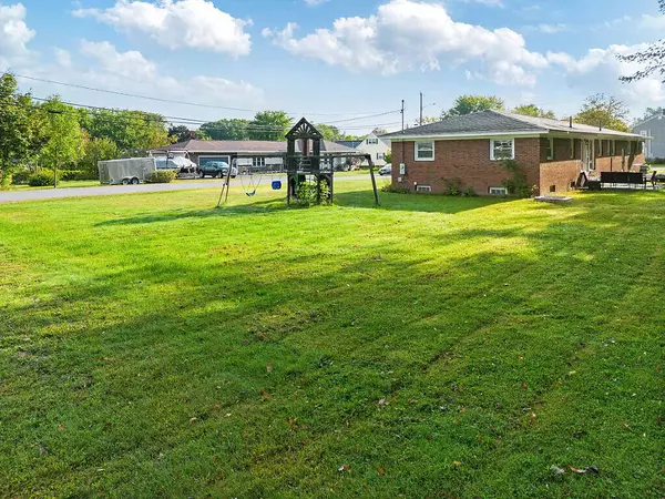 5 Robert ST, Winslow, ME 04901