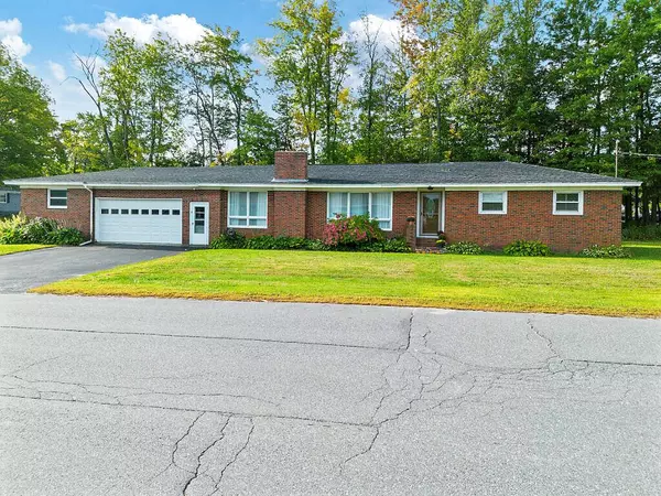 5 Robert ST, Winslow, ME 04901