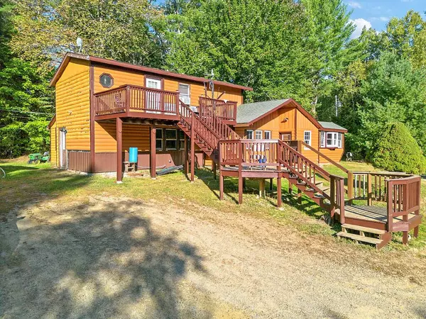 47 Adams LN, West Gardiner, ME 04345