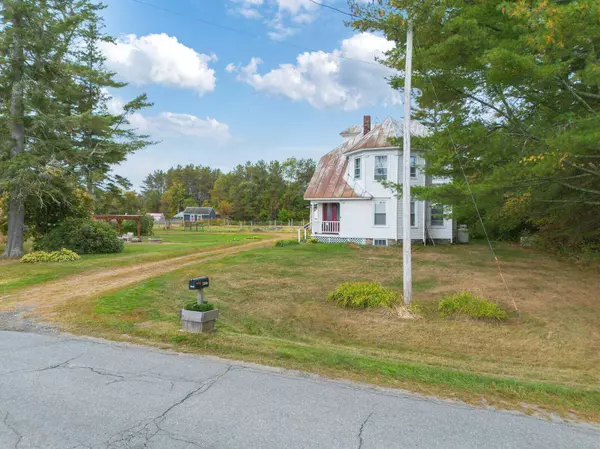 2046 E Ridge RD, Athens, ME 04912