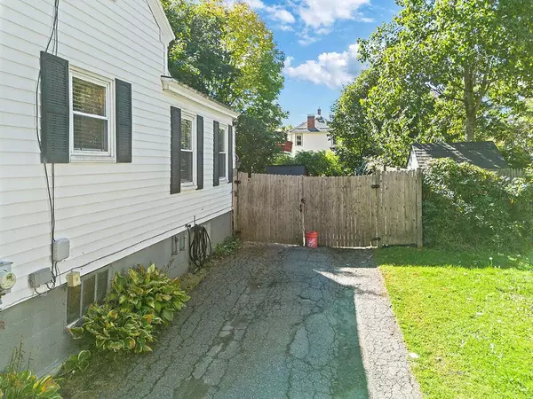 10 Edgewood ST, Waterville, ME 04901
