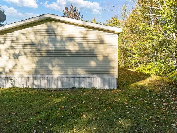 6 Alder LN, Belgrade, ME 04917