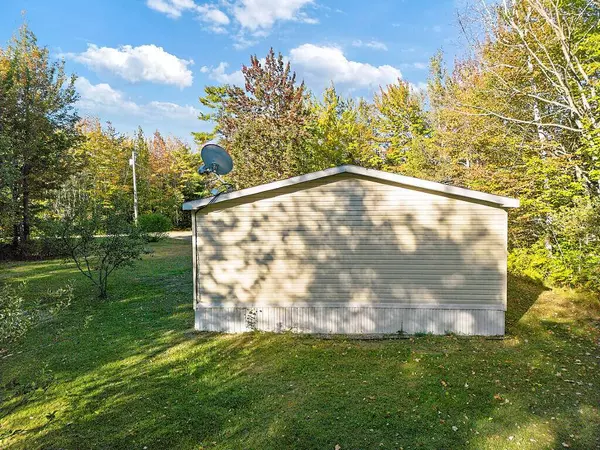 6 Alder LN, Belgrade, ME 04917