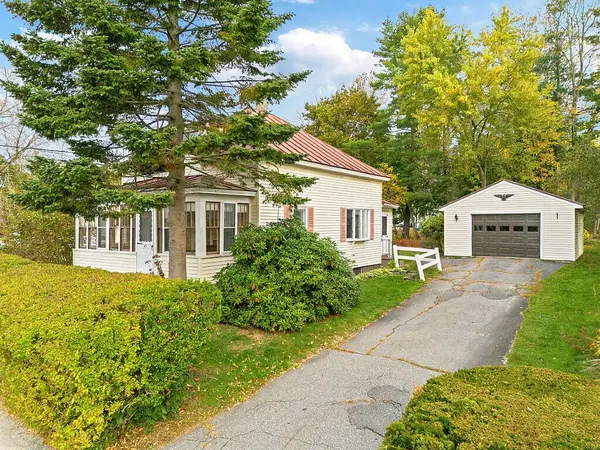 47 Sanger AVE, Waterville, ME 04901