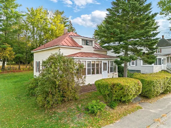 47 Sanger AVE, Waterville, ME 04901