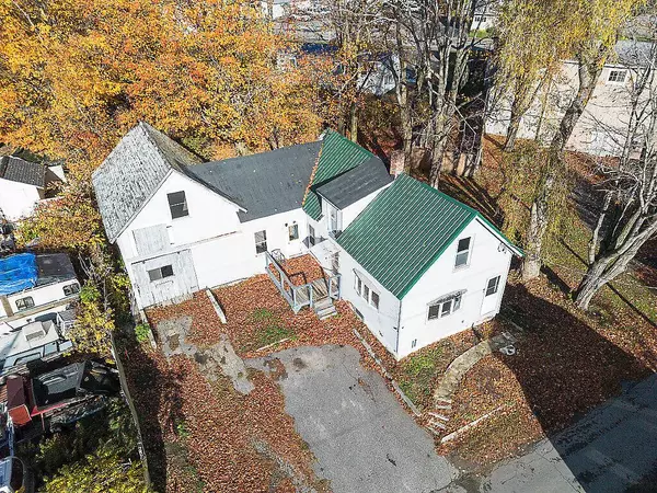 21 Water ST, Clinton, ME 04927