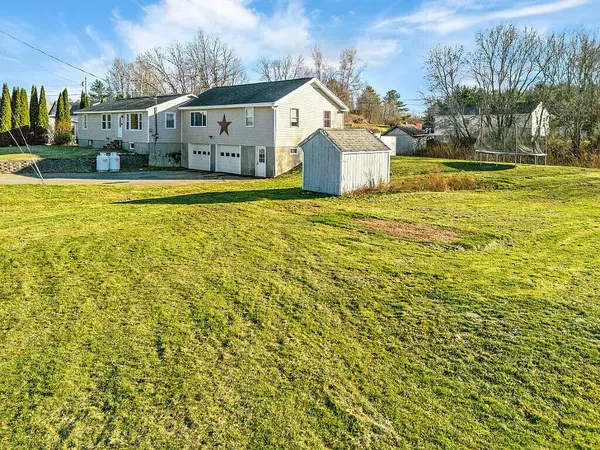 3 Kingman ST, Fairfield, ME 04937