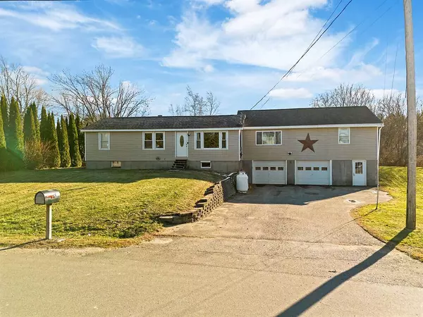 3 Kingman ST, Fairfield, ME 04937