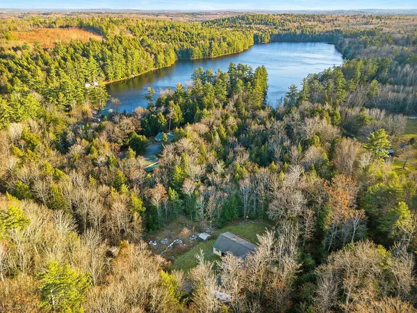 67 Sunflower LN, Sidney, ME 04330