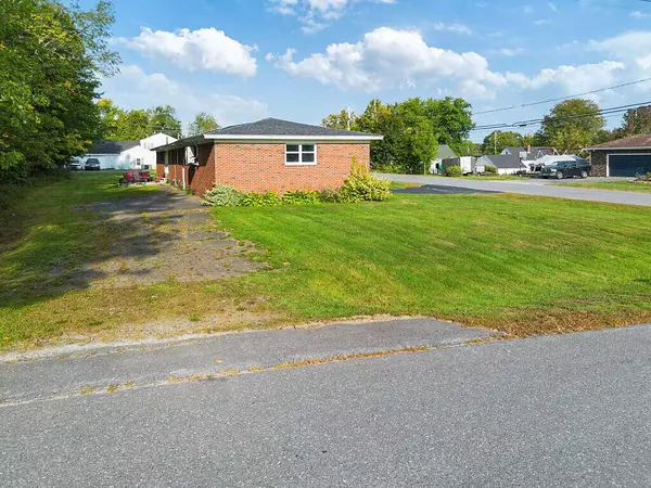 5 Robert ST, Winslow, ME 04901