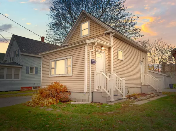 1 Oakhill TER, Winslow, ME 04901