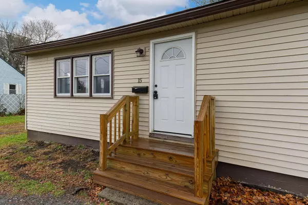 15 Bolduc AVE, Winslow, ME 04901