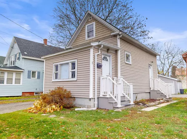 1 Oakhill TER, Winslow, ME 04901