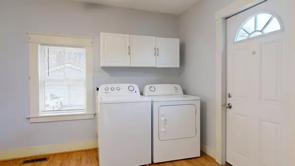 1 Oakhill TER, Winslow, ME 04901