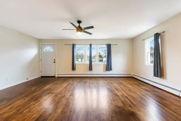 15 Bolduc AVE, Winslow, ME 04901