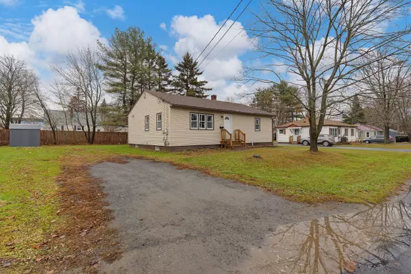 15 Bolduc AVE, Winslow, ME 04901