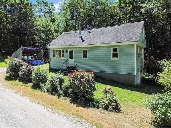 17 Hapworth LN, Winslow, ME 04901