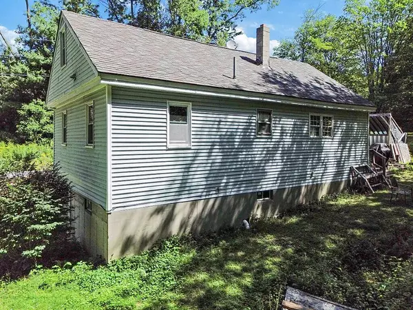17 Hapworth LN, Winslow, ME 04901