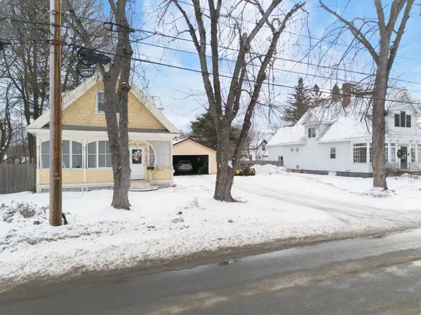 88 Pine ST, Madison, ME 04950