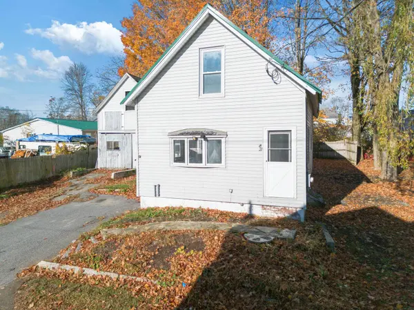 21 Water ST, Clinton, ME 04927