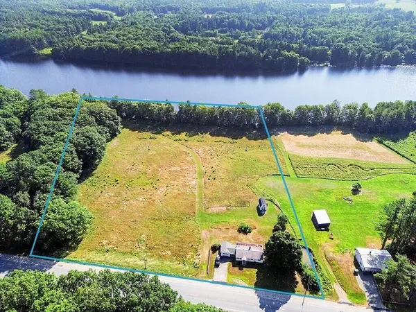 1072 Waterville RD, Skowhegan, ME 04976