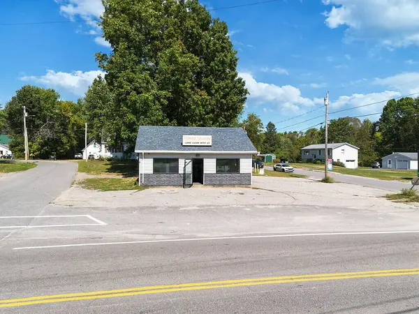 1198 Main ST, Clinton, ME 04927