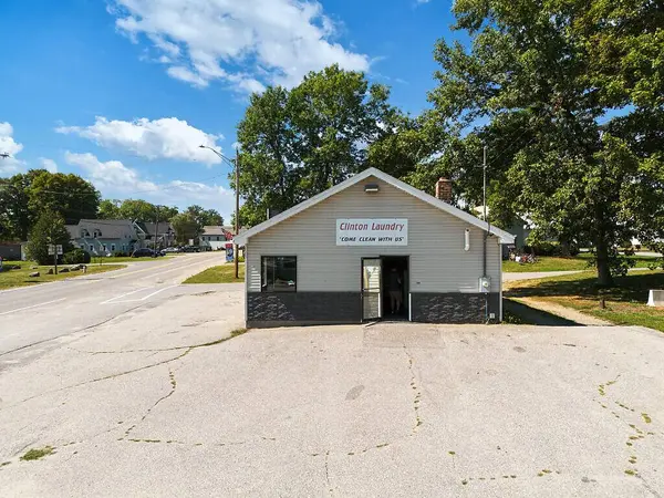 1198 Main ST, Clinton, ME 04927