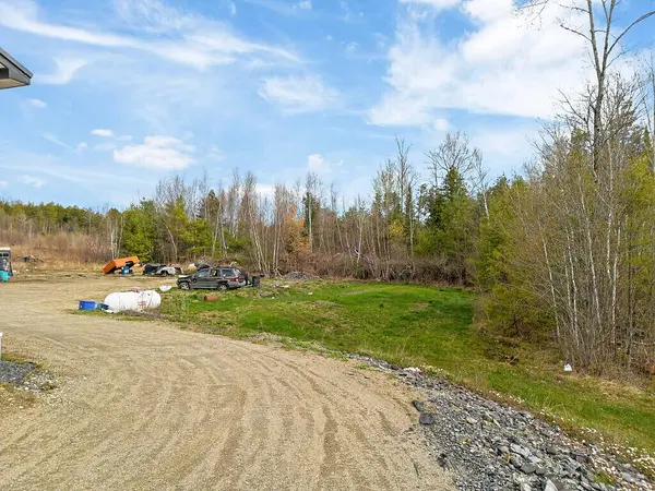 283 Hinckley RD, Clinton, ME 04927