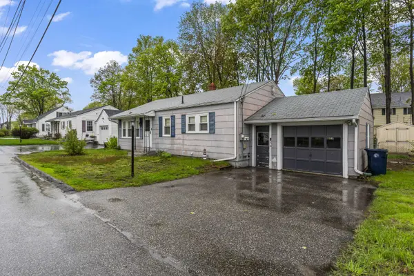 6 Hillside AVE, Biddeford, ME 04005