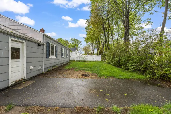 6 Hillside AVE, Biddeford, ME 04005
