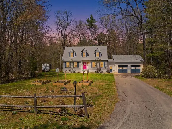 304 Rocky Shore LN, Oakland, ME 04963