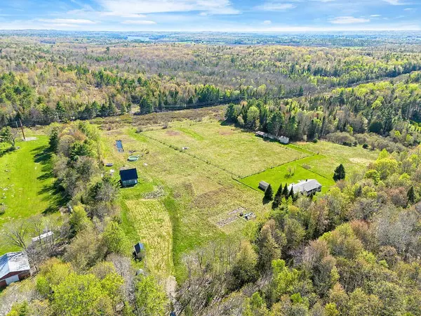 22 Denico LN, Benton, ME 04901
