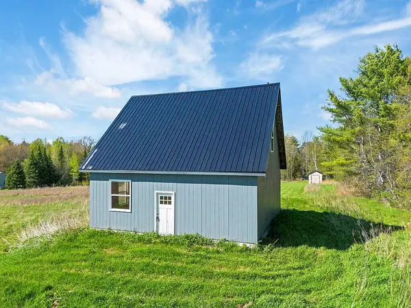 22 Denico LN, Benton, ME 04901