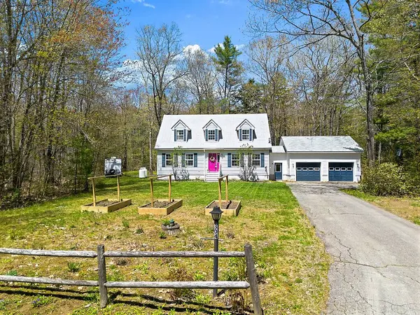 304 Rocky Shore LN, Oakland, ME 04963