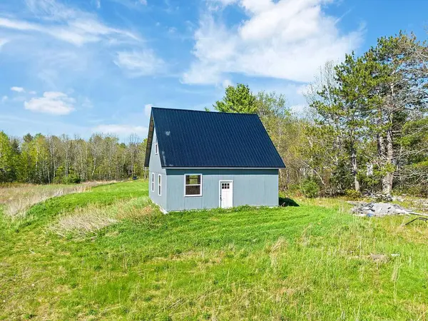 22 Denico LN, Benton, ME 04901