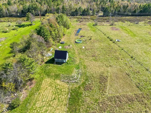 22 Denico LN, Benton, ME 04901