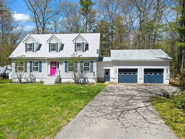 304 Rocky Shore LN, Oakland, ME 04963
