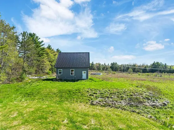 22 Denico LN, Benton, ME 04901