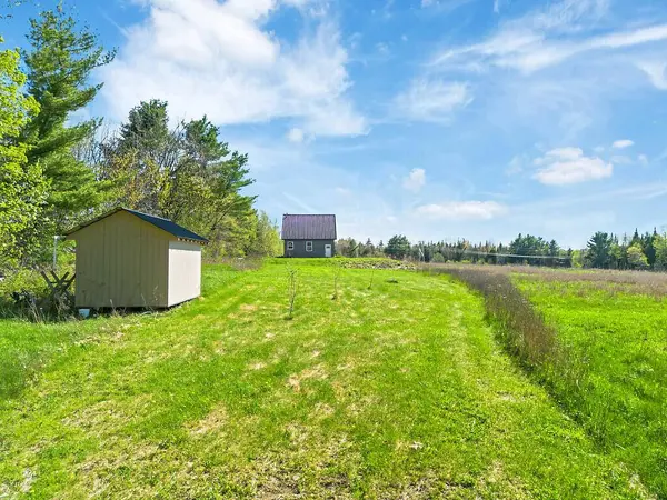 22 Denico LN, Benton, ME 04901