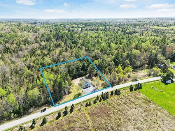 11 Cookson RD, Burnham, ME 04922