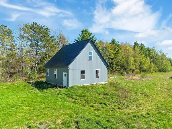 22 Denico LN, Benton, ME 04901