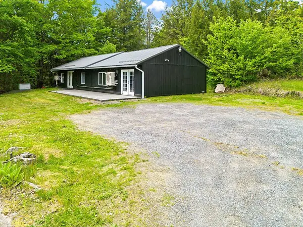 644 Rome RD, Rome, ME 04963