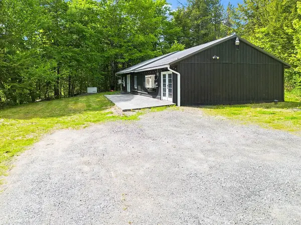 644 Rome RD, Rome, ME 04963